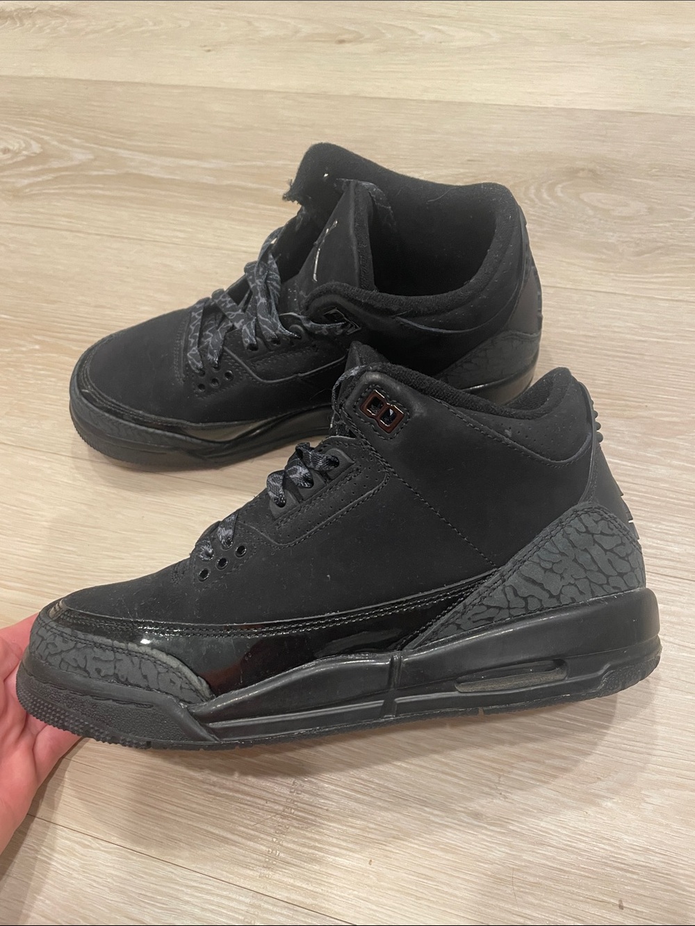 Jordan black cats